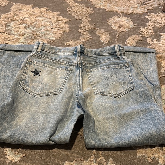 Trendy Light Wash Jeans with Patches - Picture 6 of 9